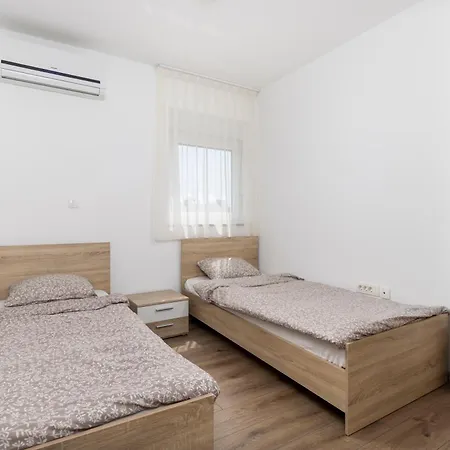 Alternus A Apartman Veprinac